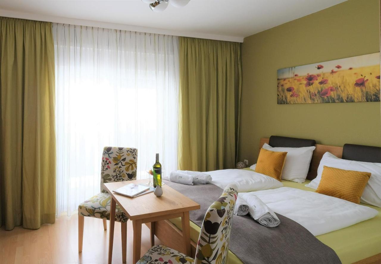 Winzerhof Lentsch Appartement Jois Buitenkant foto