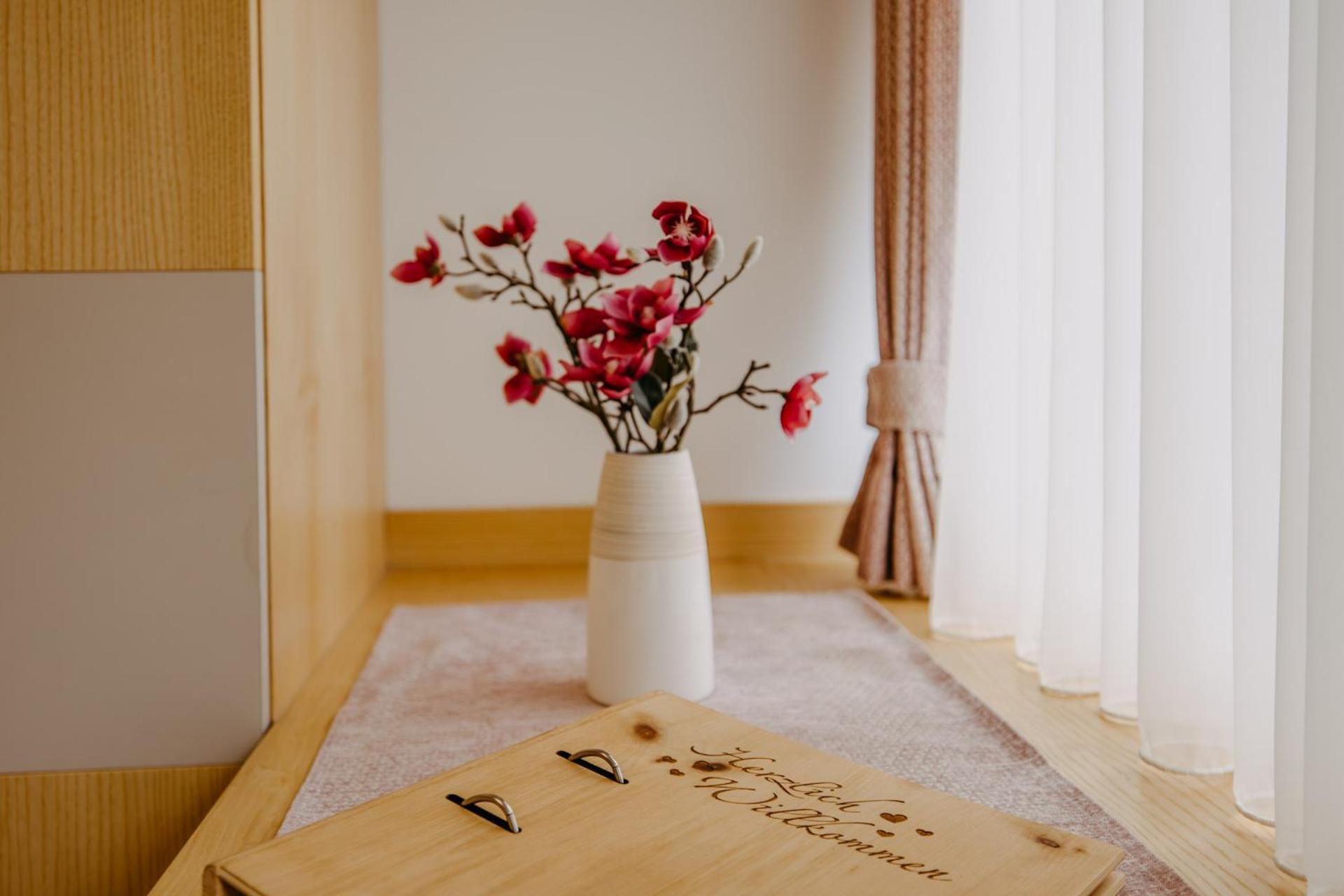 Winzerhof Lentsch Appartement Jois Buitenkant foto
